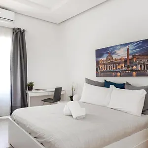 Maison Piazza Cavour 2*, Rome Italy