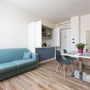 Isola 2*, Milan Italy